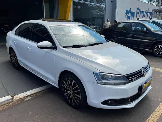 VOLKSWAGEN JETTA 2.0 TSI HIGHLINE 200CV GASOLINA 4P TIPTRONIC VOLKSWAGEN JETTA 2.0 TSI HIGHLINE 200CV GASOLINA 4P TIPTRONIC